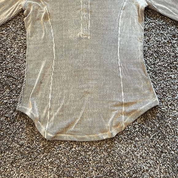 Bucketlist Women's Long Sleeve Henley - Small - Picture 6 of 7